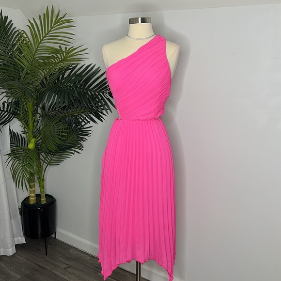 Pink One Shoulder Midi Dress - Picture 2 of 10